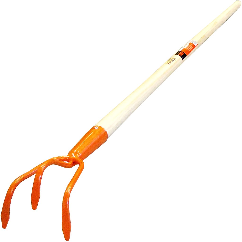 3 TINE CULTIVATOR, 1-1/8" X 54" HARDWOOD HANDLE